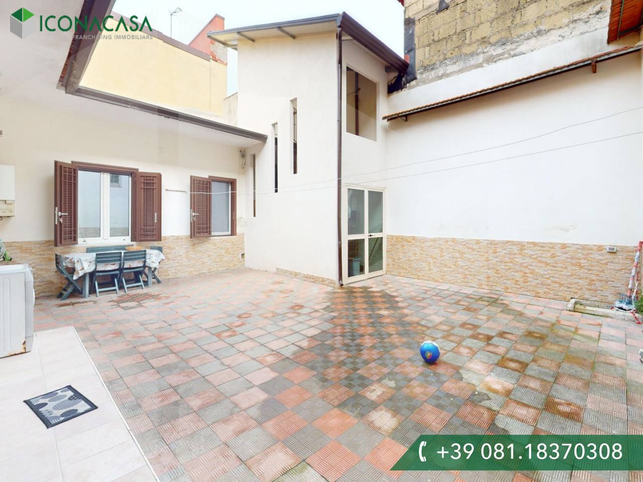 Casa de 3 divisões em Arzano, Italy N.º 24603