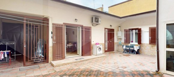 3-salle Maison à Arzano, Italy No. 24603 6