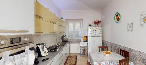 3-salle Maison à Arzano, Italy No. 24603 2