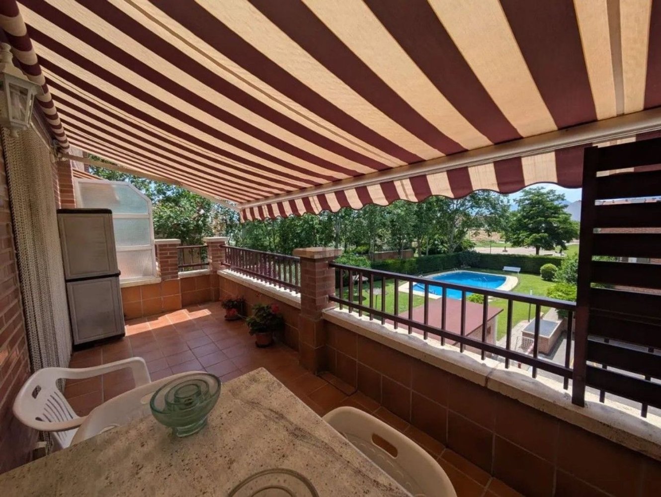 Apartamento de 2 dormitorios en Logroño, Spain No. 137821