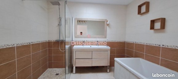 4 bedrooms House in Saint-Hippolyte, France No. 107389 13