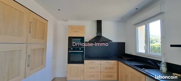 4 bedrooms House in Saint-Hippolyte, France No. 107389 6