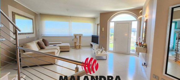 5 bedrooms Villa in Oleggio, Italy No. 328286 10