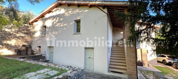 3 Schlafzimmer Haus in Spoleto, Italy, Nr. 353582 8