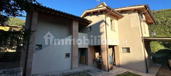 3 Schlafzimmer Haus in Spoleto, Italy, Nr. 353582 10