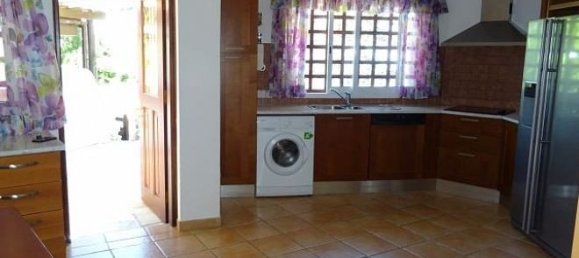 Коммерческая недвижимость с 4 спальнями в Тала, Пафос, Кипр № 9783 9