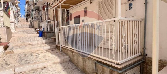 Квартира с 1 спальней в Вьесте, Италия № 295519 2