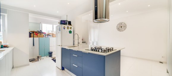 4 bedrooms Apartment in Lisbon, Portugal No. 12233 7