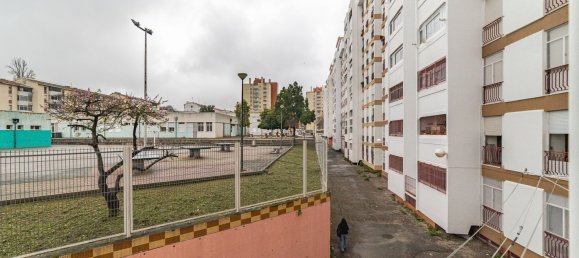 4 bedrooms Apartment in Lisbon, Portugal No. 12233 9