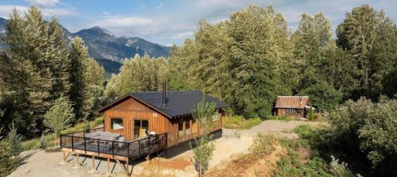 3 bedrooms House in British Columbia, Canada No. 1064 3