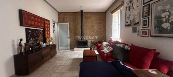 2 bedrooms Townhouse in Birkirkara, Malta No. 11326 2