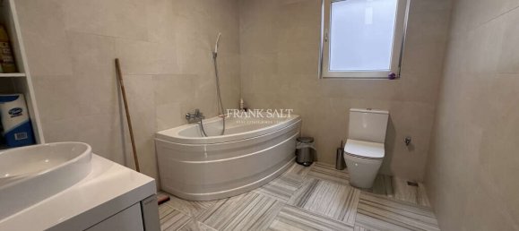 2 bedrooms Townhouse in Birkirkara, Malta No. 11326 3