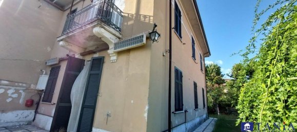 8غرفة منزل في Carrara, Italy رقم 48156 38