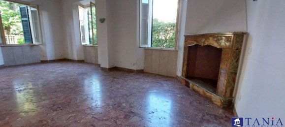 8غرفة منزل في Carrara, Italy رقم 48156 4