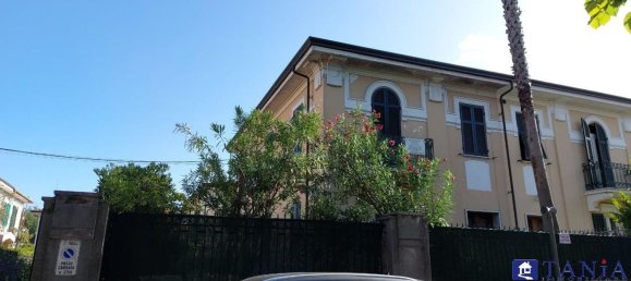 8غرفة منزل في Carrara, Italy رقم 48156 6