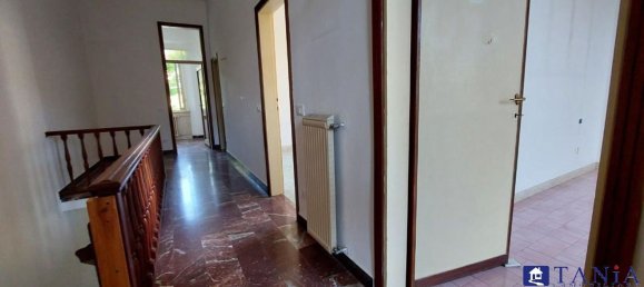 8غرفة منزل في Carrara, Italy رقم 48156 25