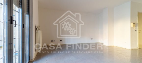 1 bedroom Apartment in Parma, Italy No. 352588 2