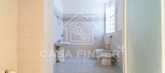 1 bedroom Apartment in Parma, Italy No. 352588 6