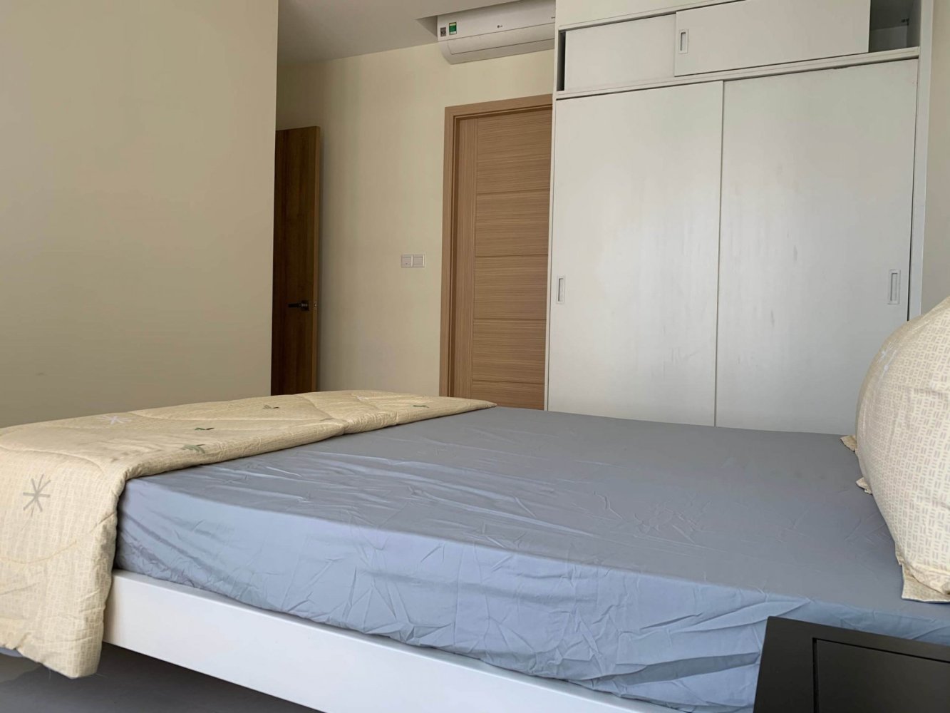 2m² Apartment in District 7, Vietnam No. 10249