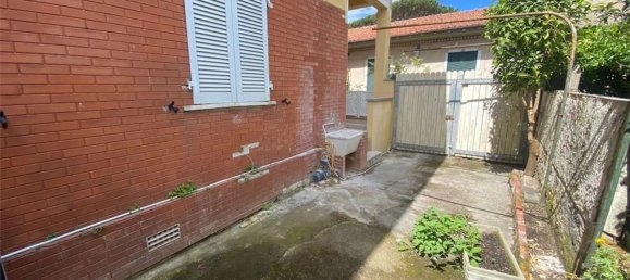 2 bedrooms Apartment in Forte dei Marmi, Italy No. 371020 7