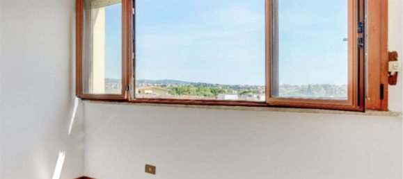 3 bedrooms Apartment in Rome, Italy No. 379521 2