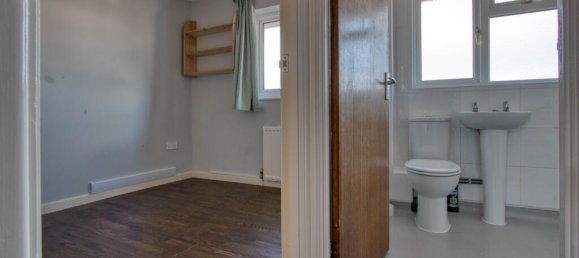 4 bedrooms Commercial property in Taunton, United Kingdom No. 13678 19