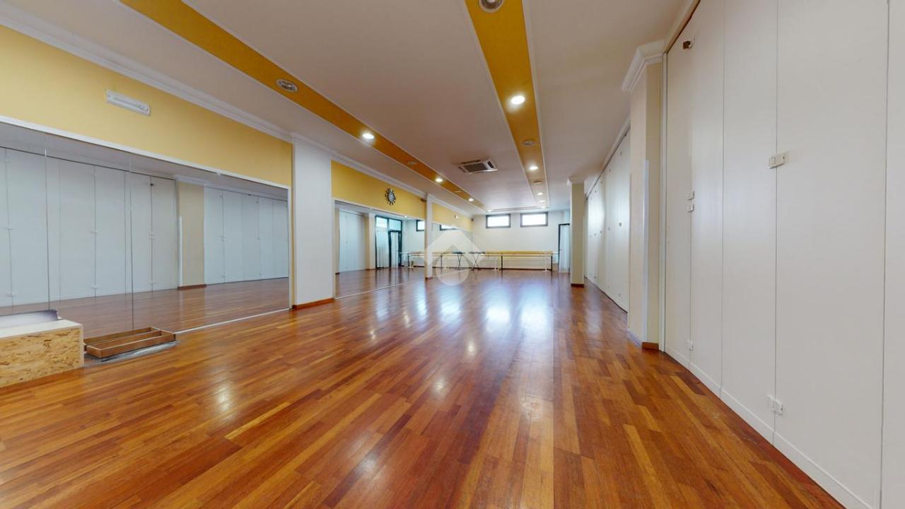 4-salle Appartement à Francavilla Fontana, Italy No. 21900