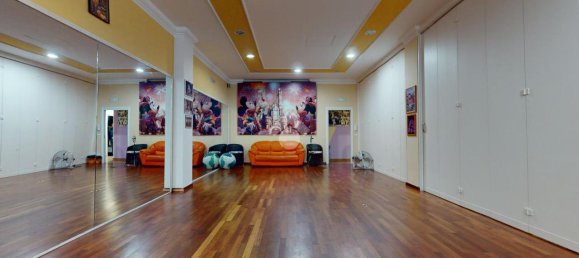 4-salle Appartement à Francavilla Fontana, Italy No. 21900 9