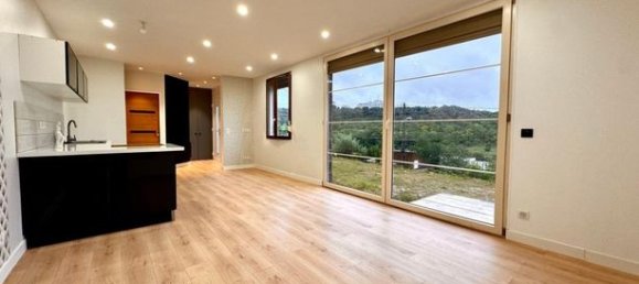 2 bedrooms House in Rouen, France No. 359923 3