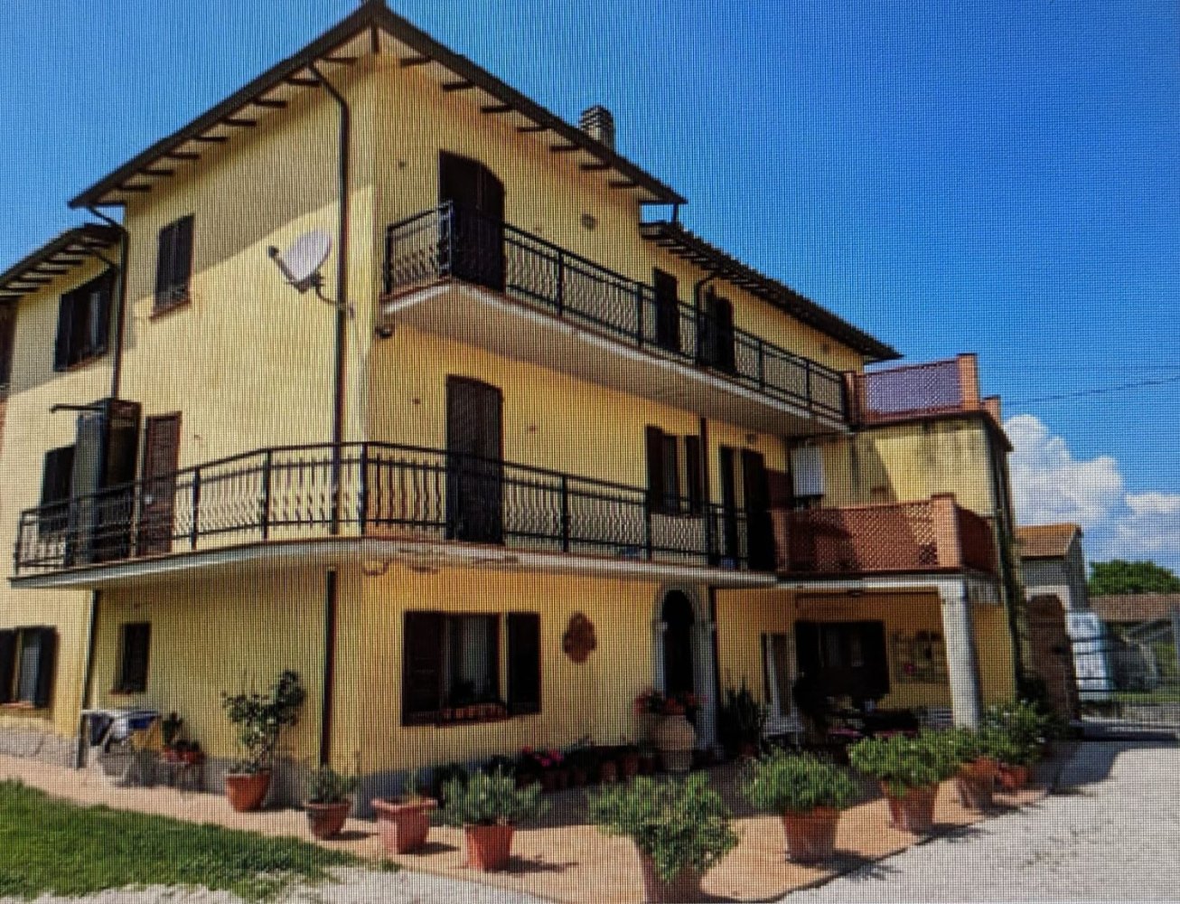 10 rooms House in Deruta, Italy No. 50281