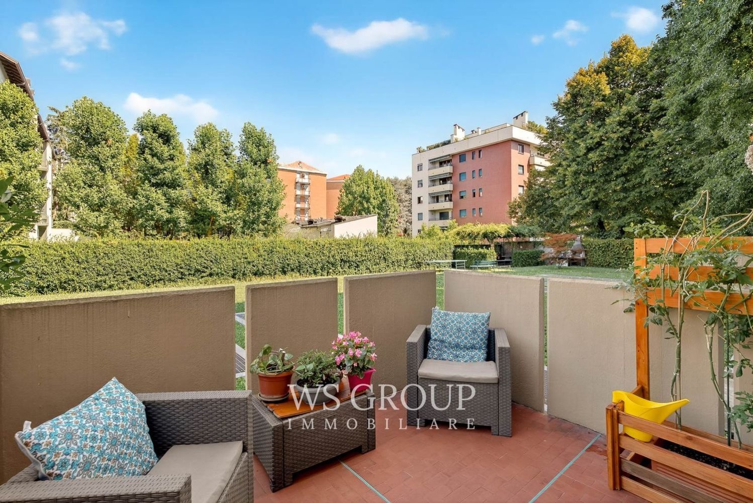 4-salle Appartement à Monza, Italy No. 259015