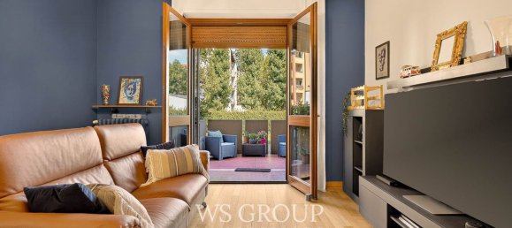 4-salle Appartement à Monza, Italy No. 259015 6