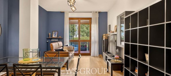 4-salle Appartement à Monza, Italy No. 259015 3