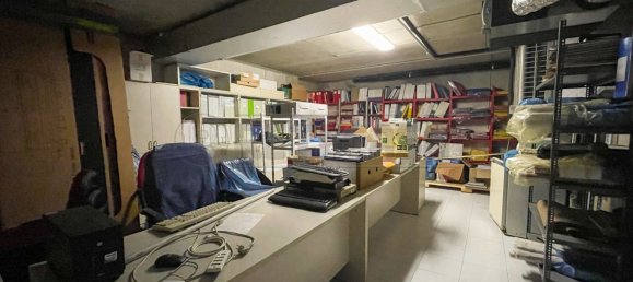 Bureau à Udine, Italy 80m² No. 114771 12