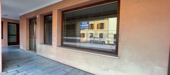 Bureau à Udine, Italy 80m² No. 114771 3