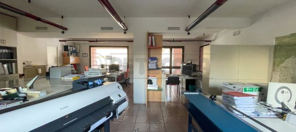 Bureau à Udine, Italy 80m² No. 114771 7