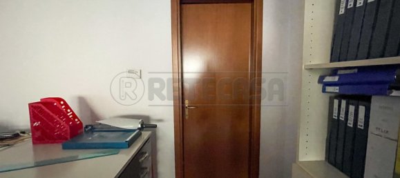 Bureau à Udine, Italy 80m² No. 114771 8