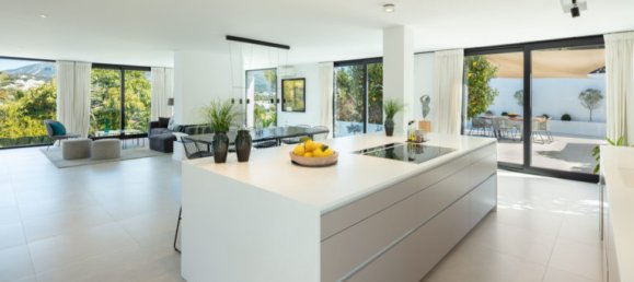 4 bedrooms Villa in Marbella, Spain No. 30597 54