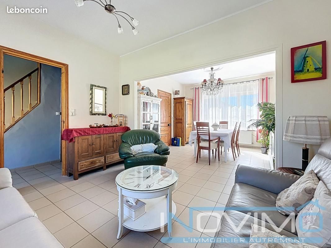 Casa de 4 dormitorios en Gravelines, France No. 281391