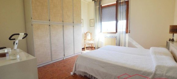 3 bedrooms Apartment in Lucca, Italy No. 210066 19