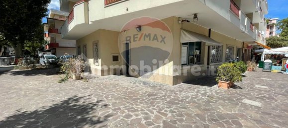 1-Zimmer Gewerbliche Immobilie in Cesenatico, Italy, Nr. 323967 2