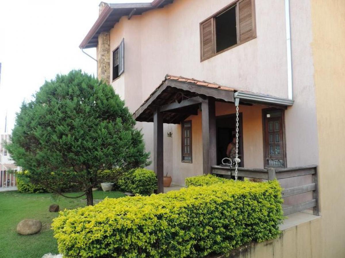 Casa de 3 dormitorios en Sao Paulo, Brazil No. 586983