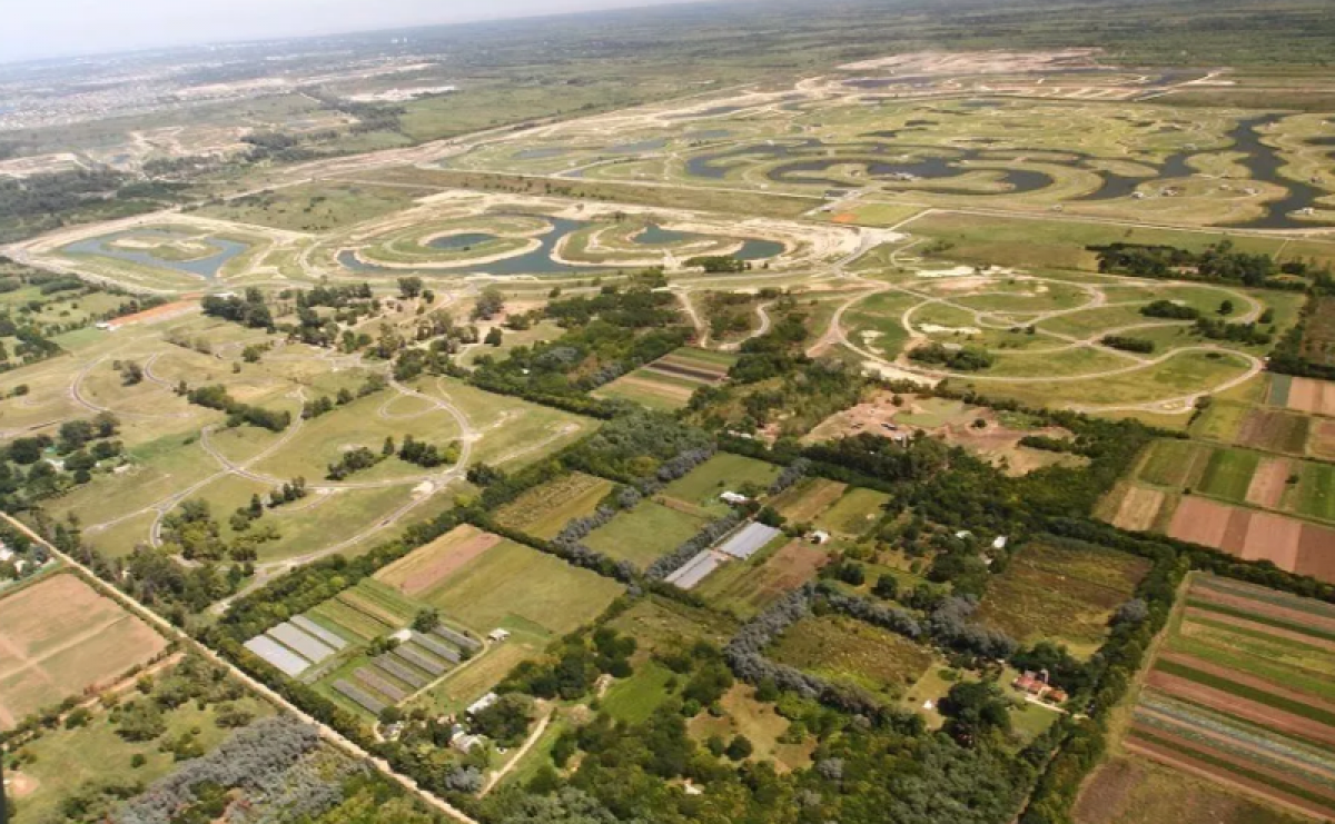  Land in Escobar, Argentina No. 114291