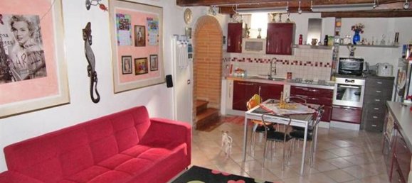 Studio in Sinalunga, Italy No. 135861 9