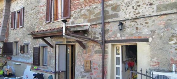 Studio in Sinalunga, Italy No. 135861 3