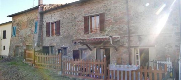 Studio in Sinalunga, Italy No. 135861 4