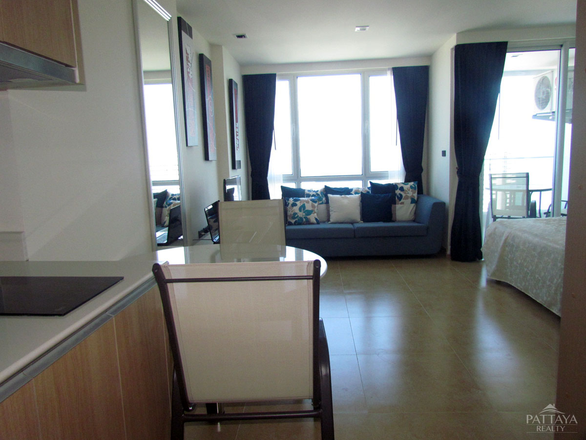 Studio in the Condo in Pattaya, Thailand No. 3912
