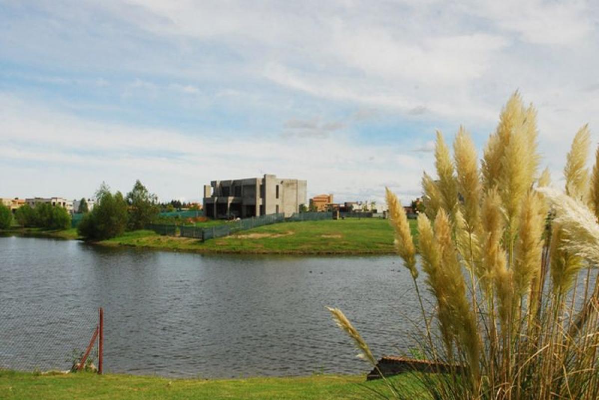  Land in Tigre, Argentina No. 32525