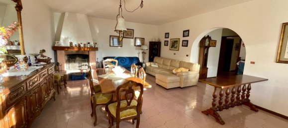 6 rooms Villa in Udine, Italy No. 70980 5