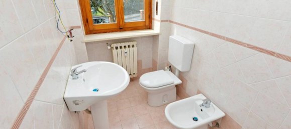 Квартира с 2 комнатами в Куорнье, Италия № 169597 29